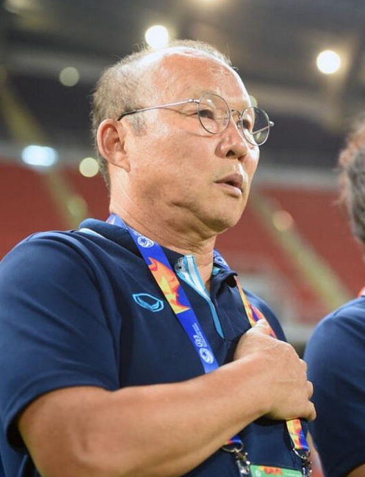 위기의 한국축구 '베트남 전설' 박항서 감독이 임시소방수로 나설까